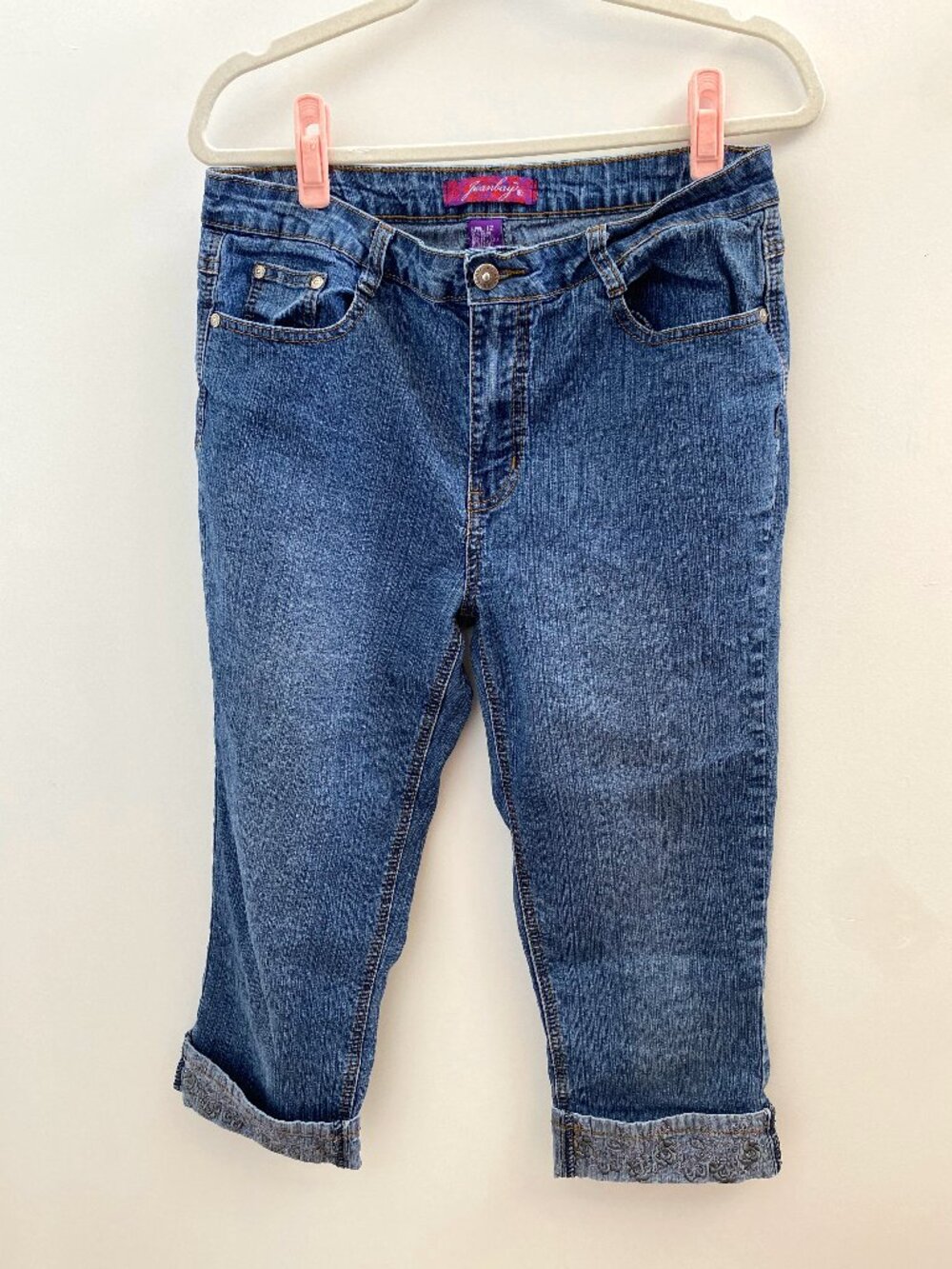 Jeanbay Medium Wash Floral Embroidered Cuff Capri Jeans Size 12